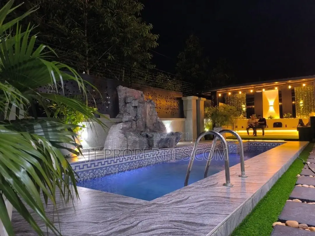 6bdrm Duplex in Kado for sale