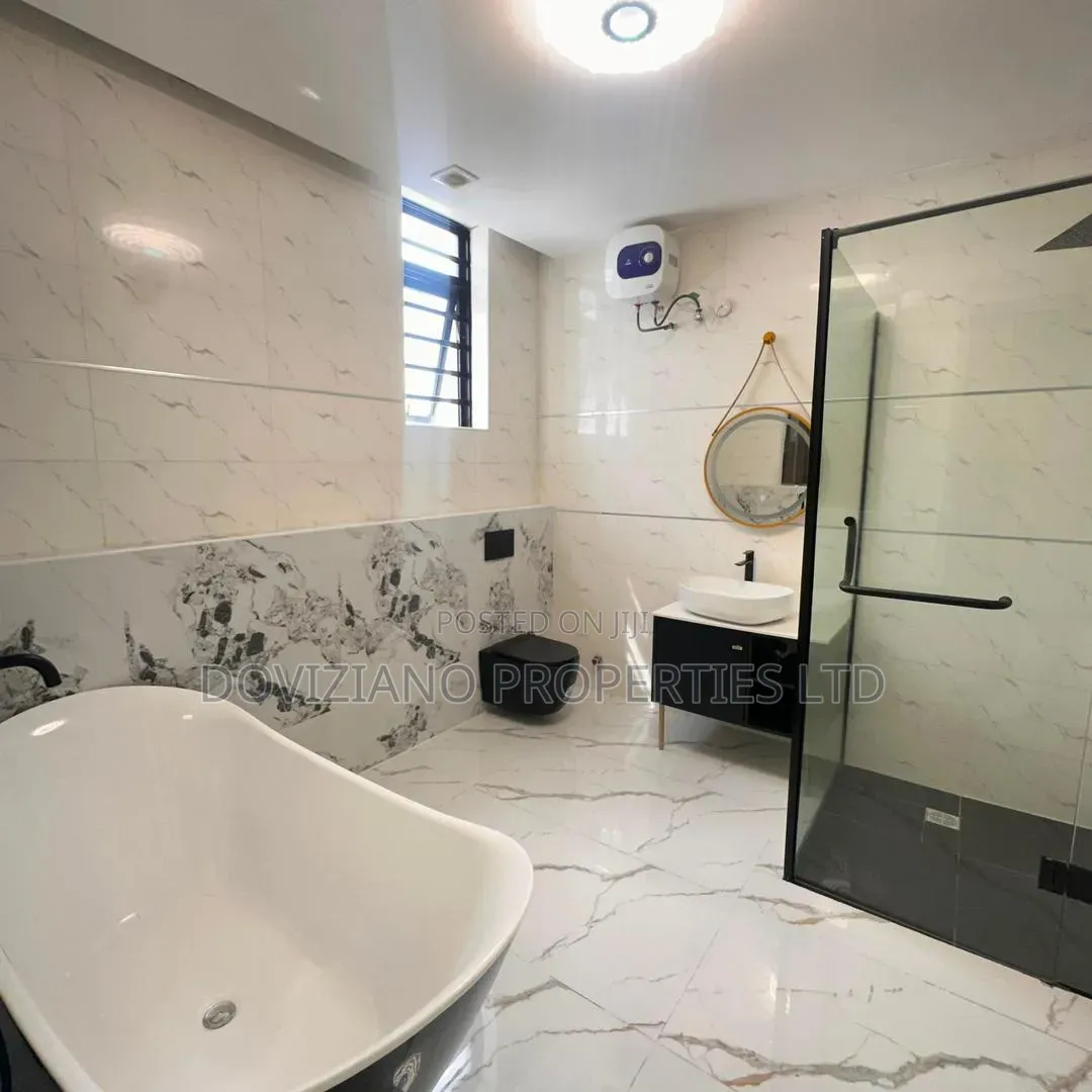 5bdrm Duplex in Lekki Phase 1 for sale