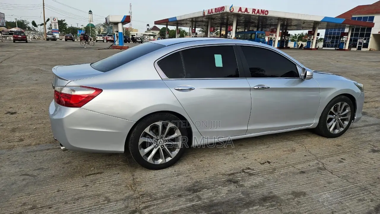 Honda Accord EX-L 4dr Sedan w/Navigation (2.4L 4cyl CVT) 2014 Silver