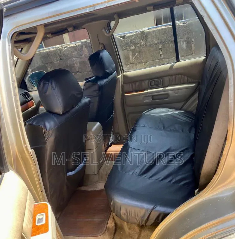 Infiniti QX4 2000 Gold