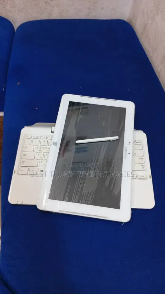 Laptop Asus Transformer Book T200TA 2GB Intel Atom HDD+SSD 32GB