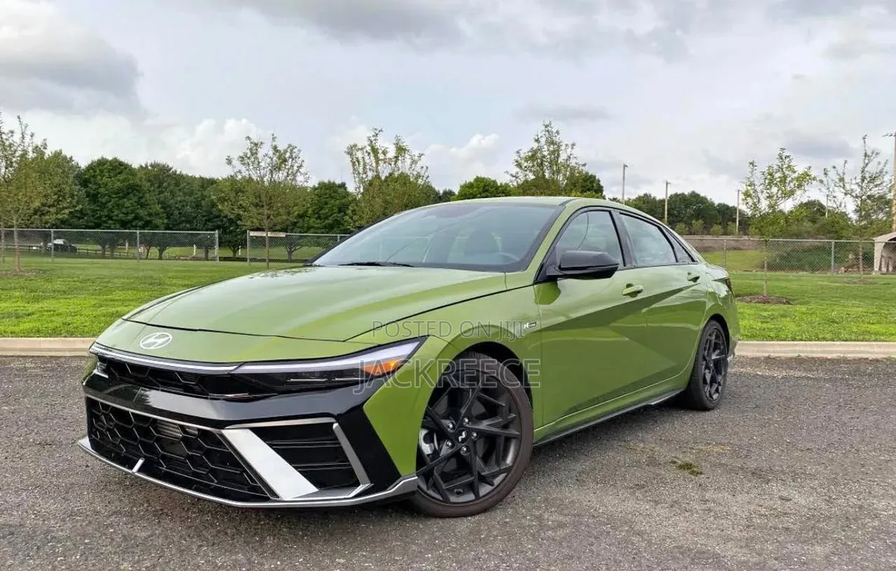 Hyundai Elantra 2024 Green