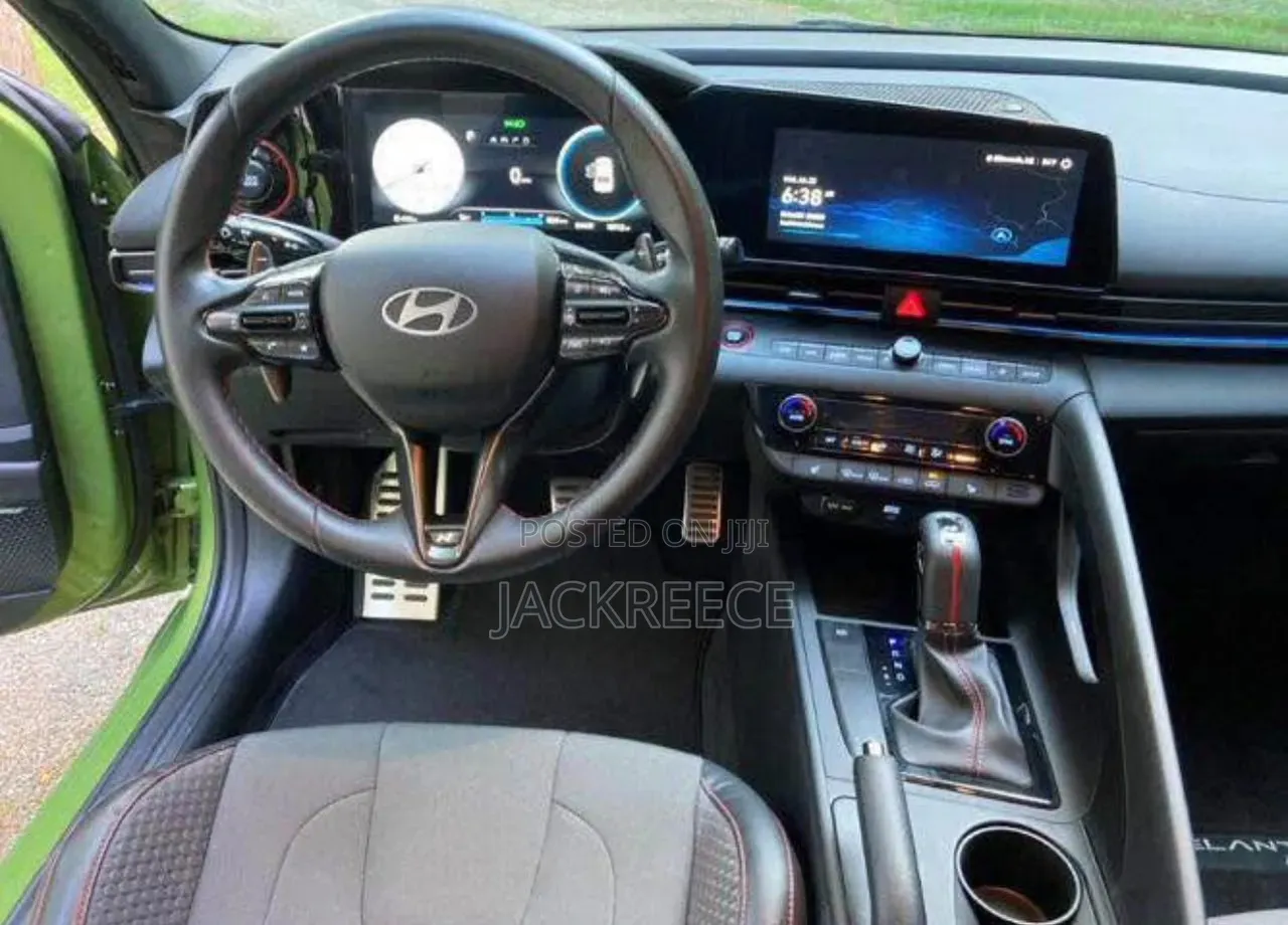 Hyundai Elantra 2024 Green