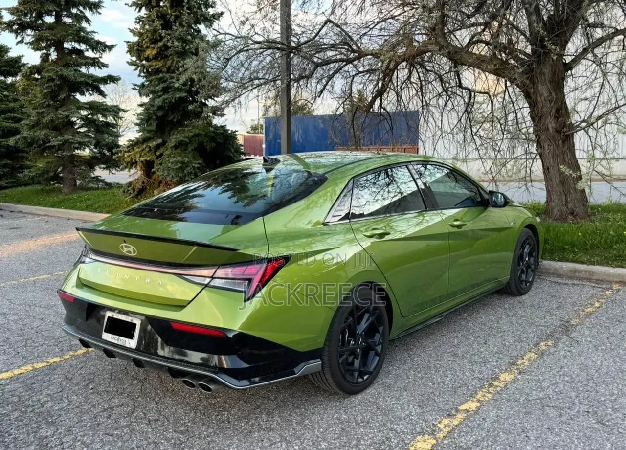 Hyundai Elantra 2024 Green