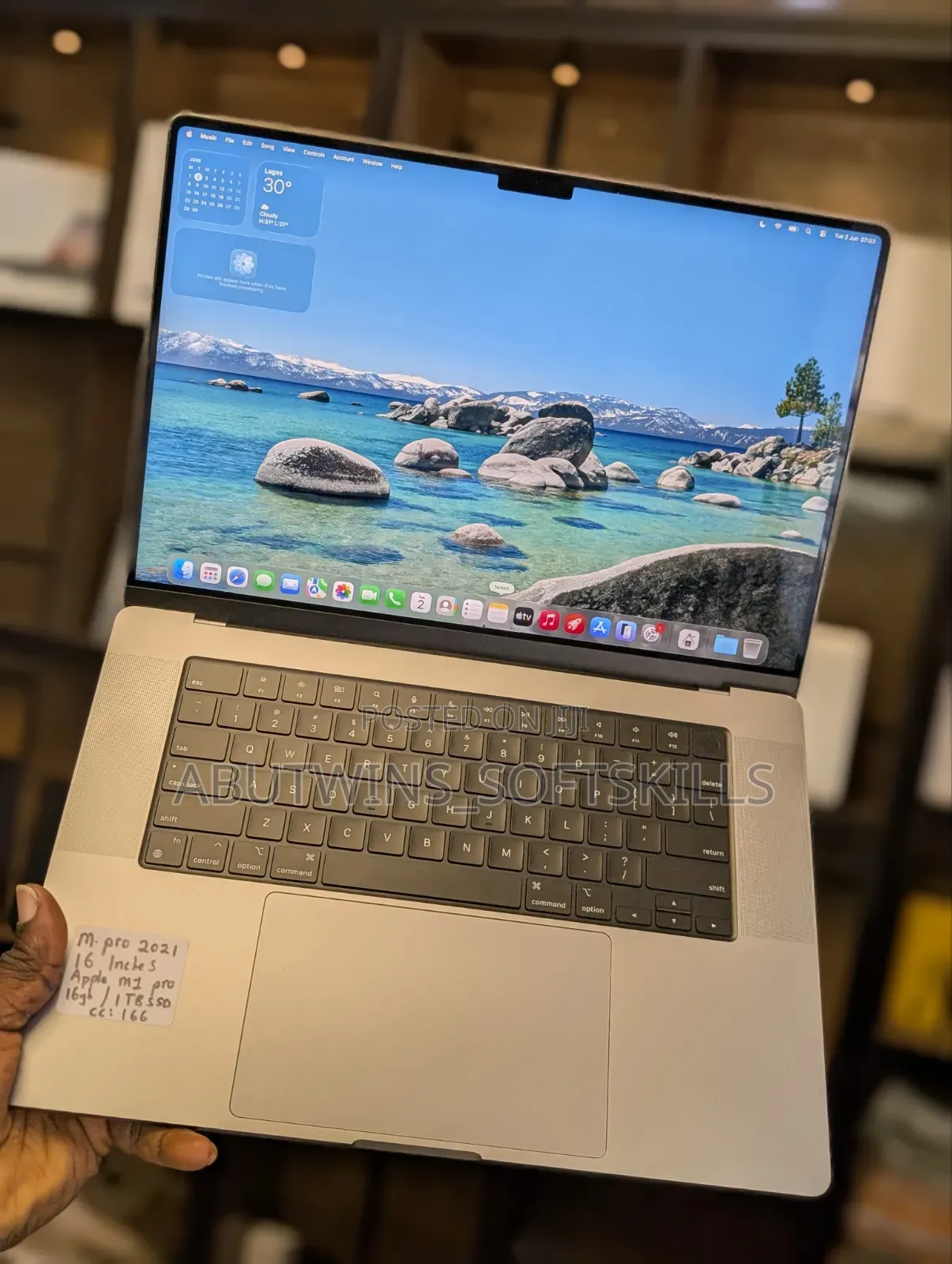 Laptop Apple MacBook Pro 2021 M1 Max 16GB Apple M1 Pro SSD 1T