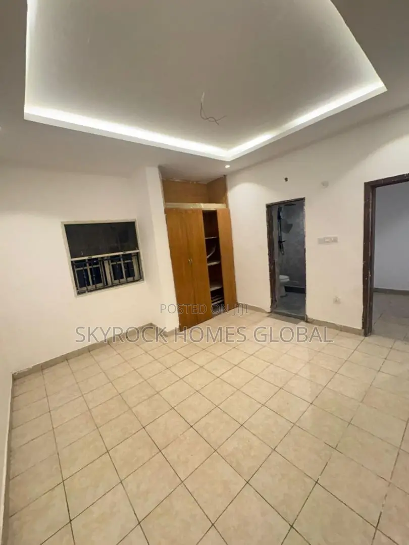 Mini Flat in Ikota for rent