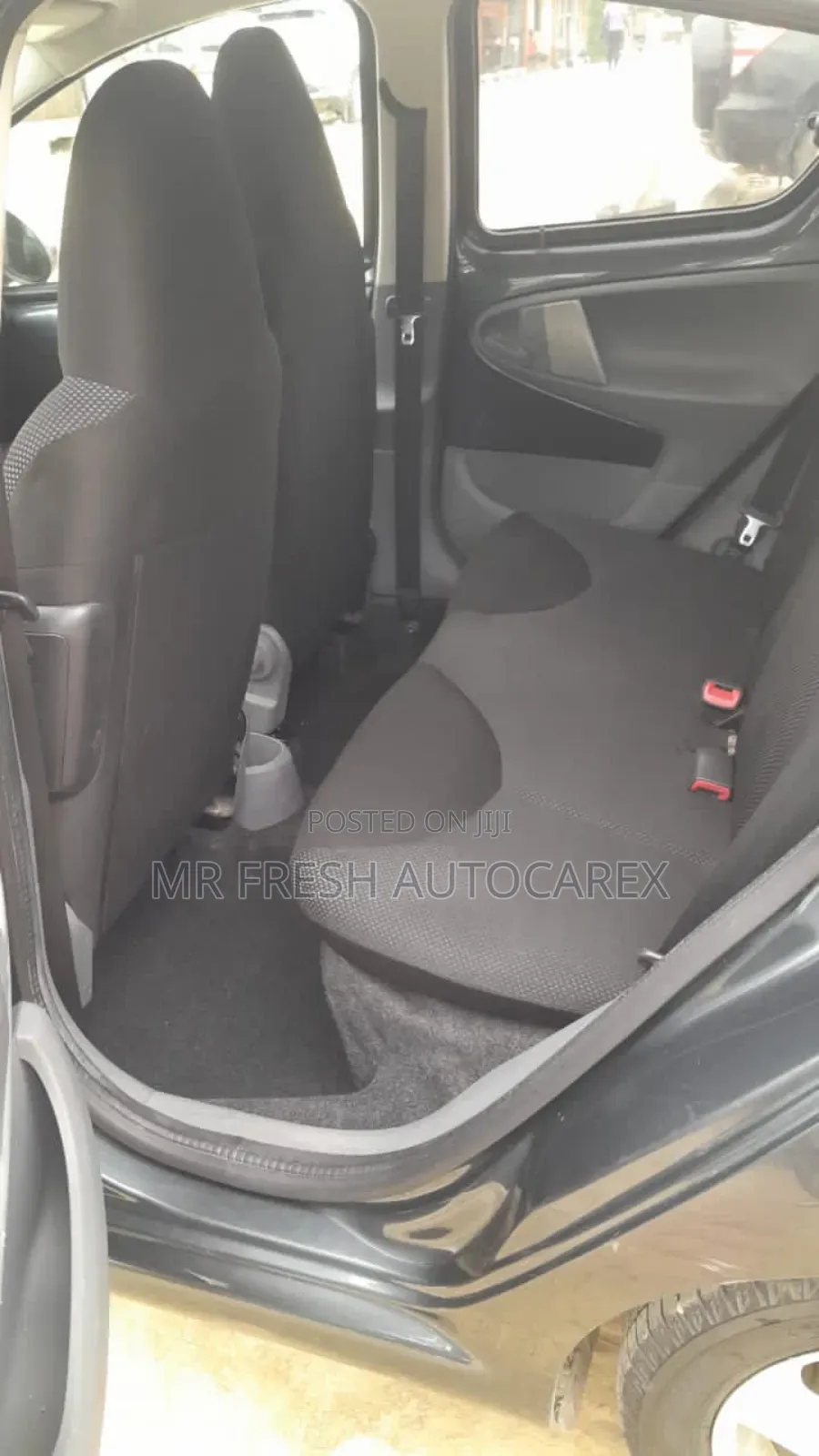 Toyota Aygo 1.0 5-Door 2011 Gray
