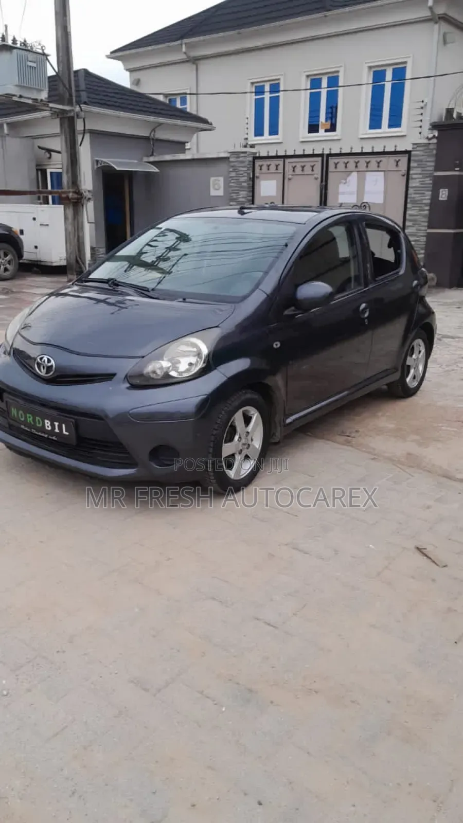 Toyota Aygo 1.0 5-Door 2011 Gray