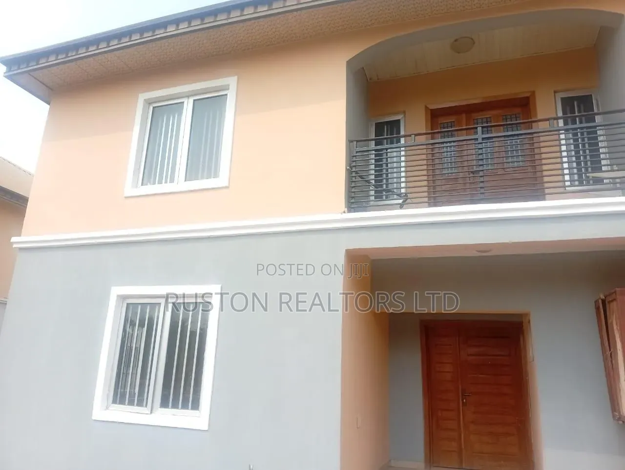 8bdrm Duplex in Iyanganku for rent
