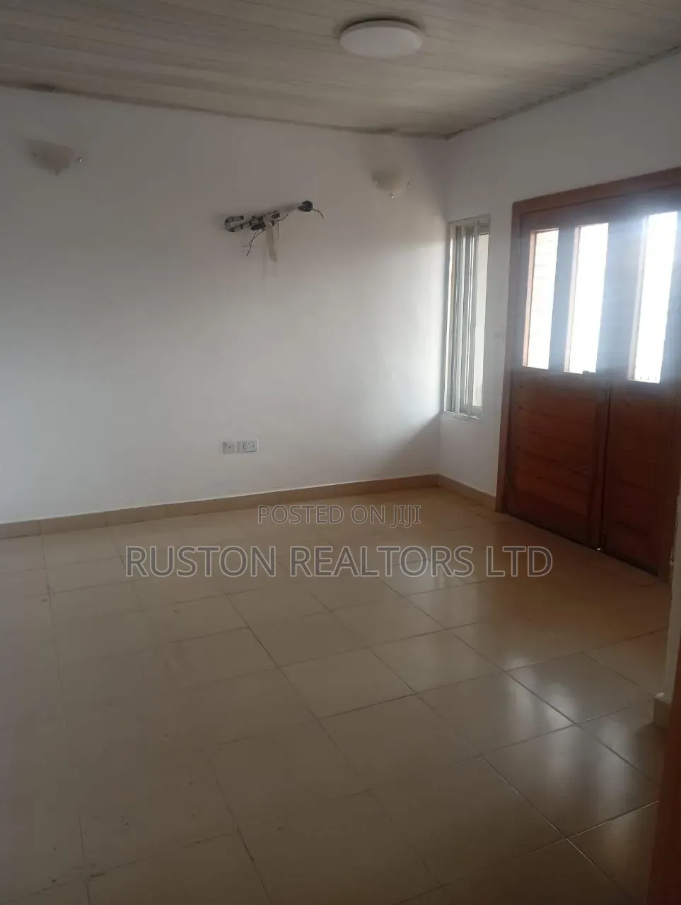 8bdrm Duplex in Iyanganku for rent