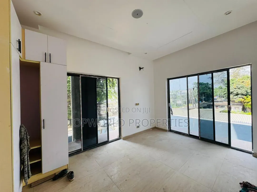 3bdrm Apartment in Ikeja Gra for sale