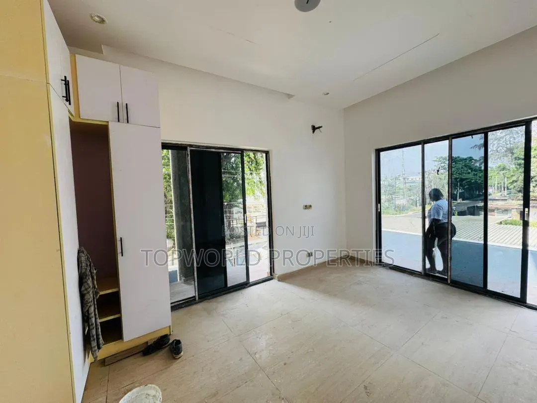 3bdrm Apartment in Ikeja Gra for sale