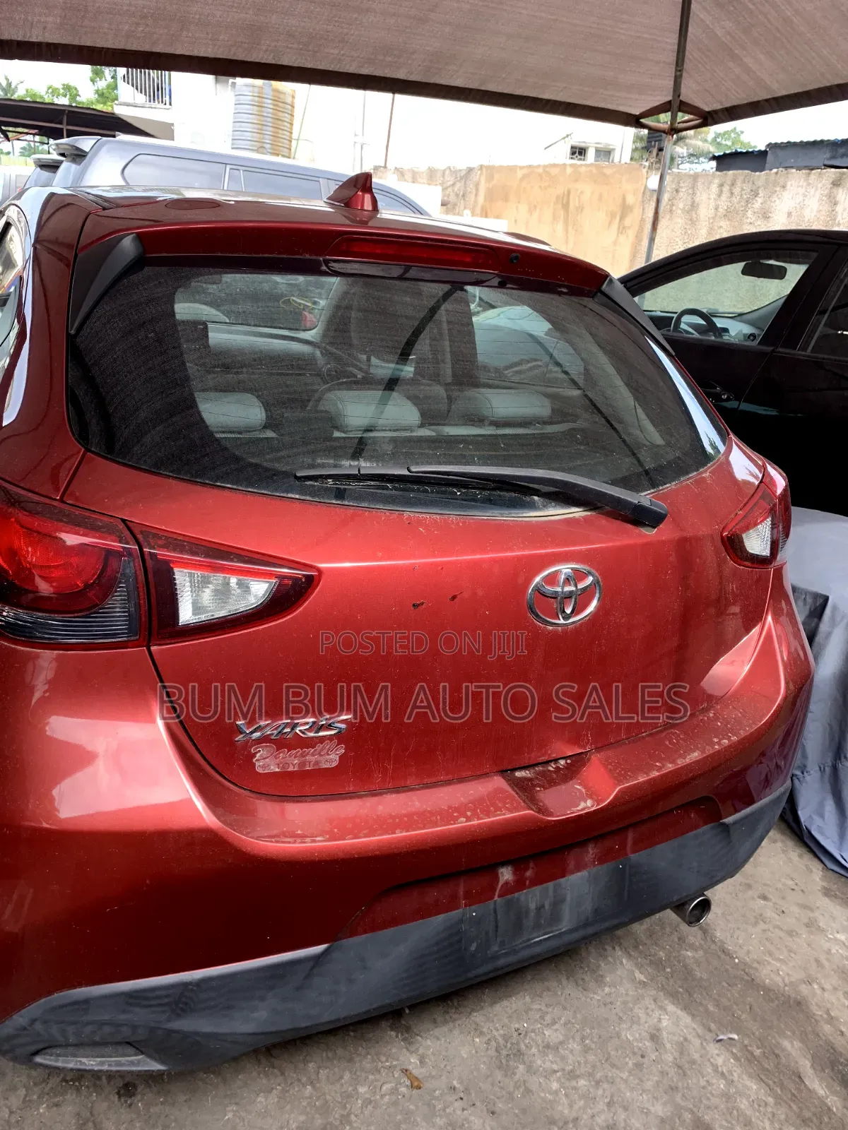 Toyota Yaris 1.5 Sedan XLE 2020 Red