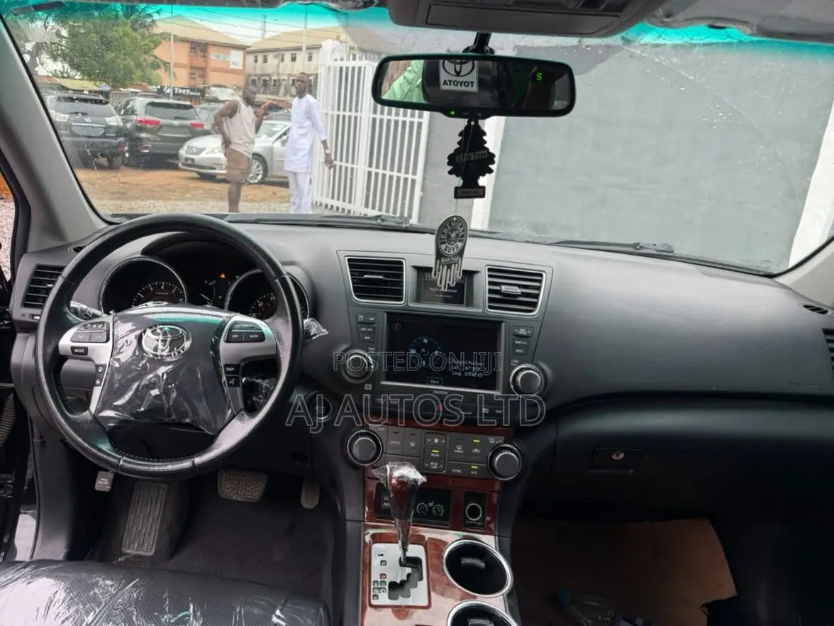 Toyota Highlander Limited 2011 Black