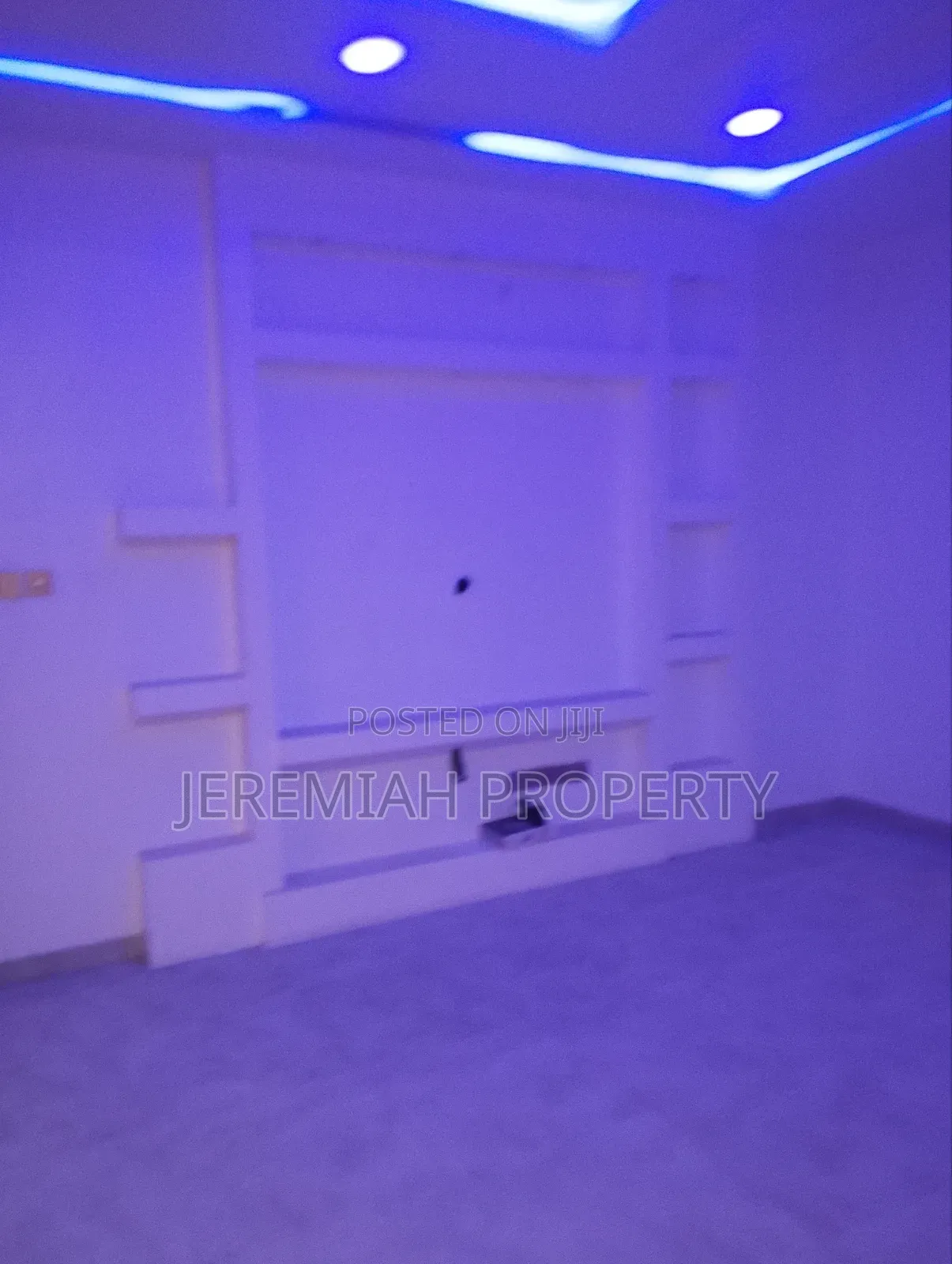 5bdrm Duplex in Omole Estate Phase I, Berger for sale