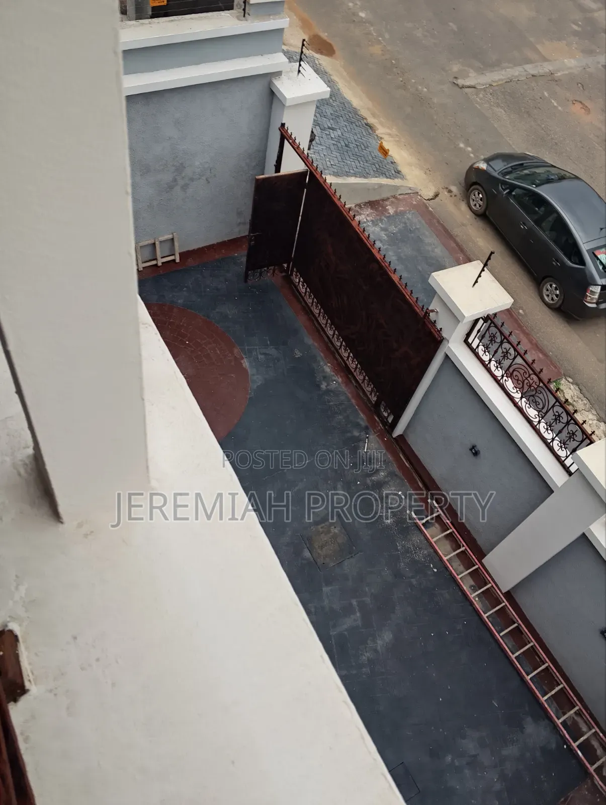 5bdrm Duplex in Omole Estate Phase I, Berger for sale