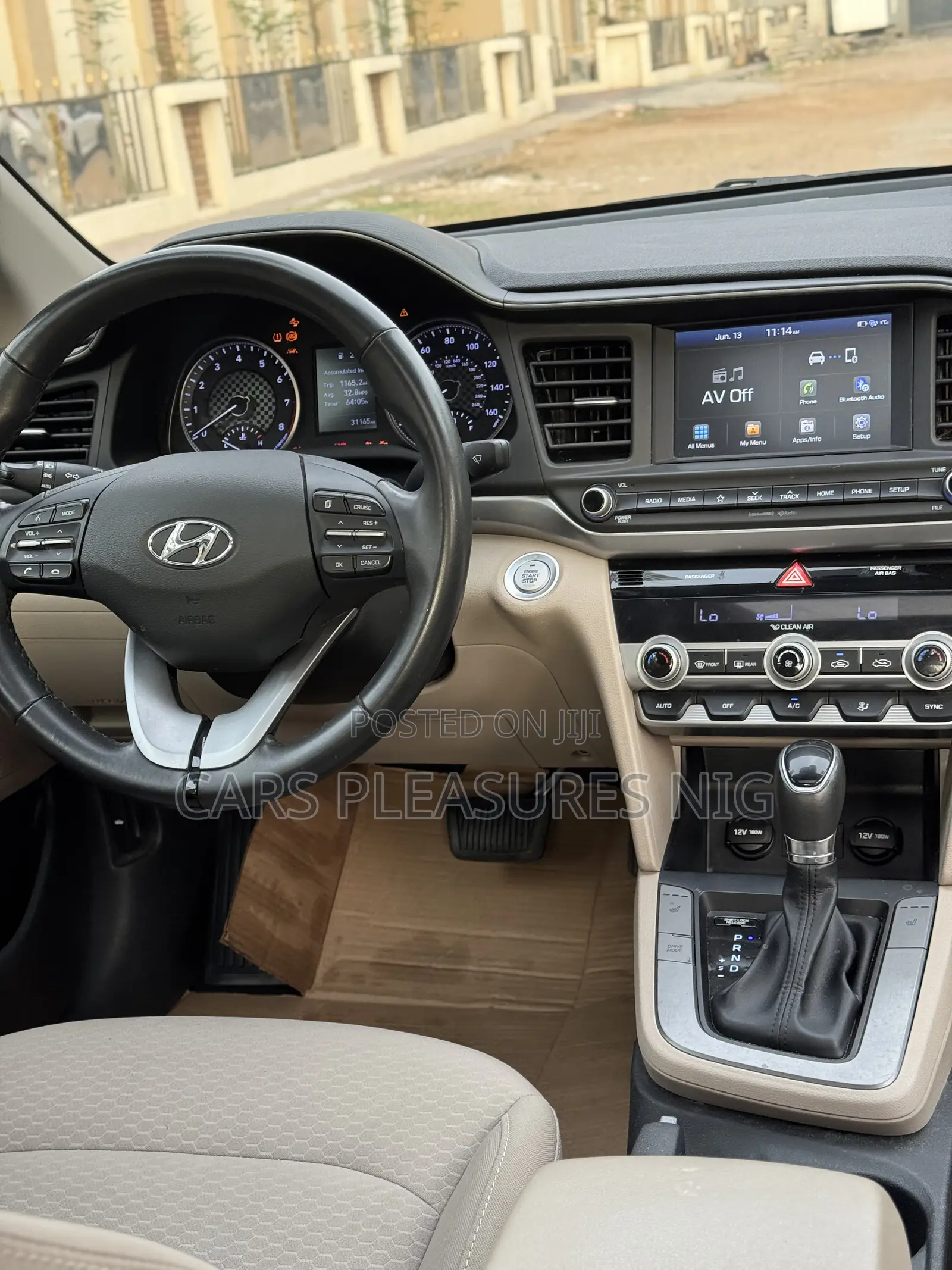 Hyundai Elantra 2019 White