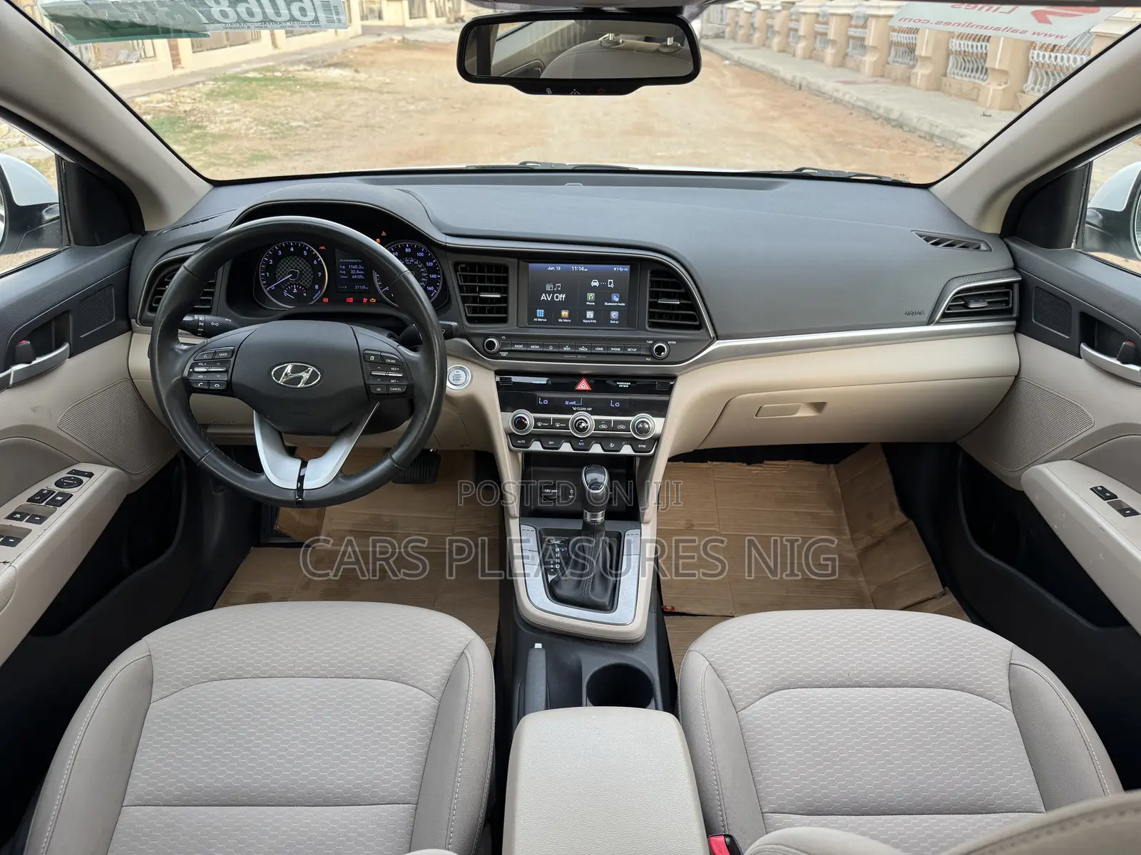 Hyundai Elantra 2019 White