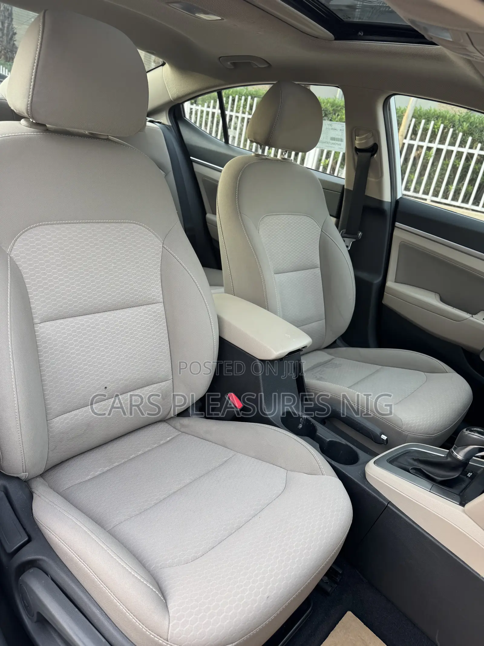 Hyundai Elantra 2019 White