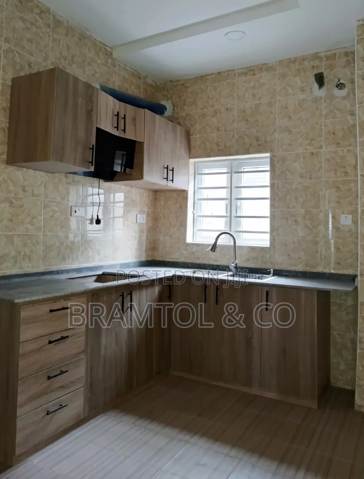 3bdrm Block of Flats in Area 1 for sale