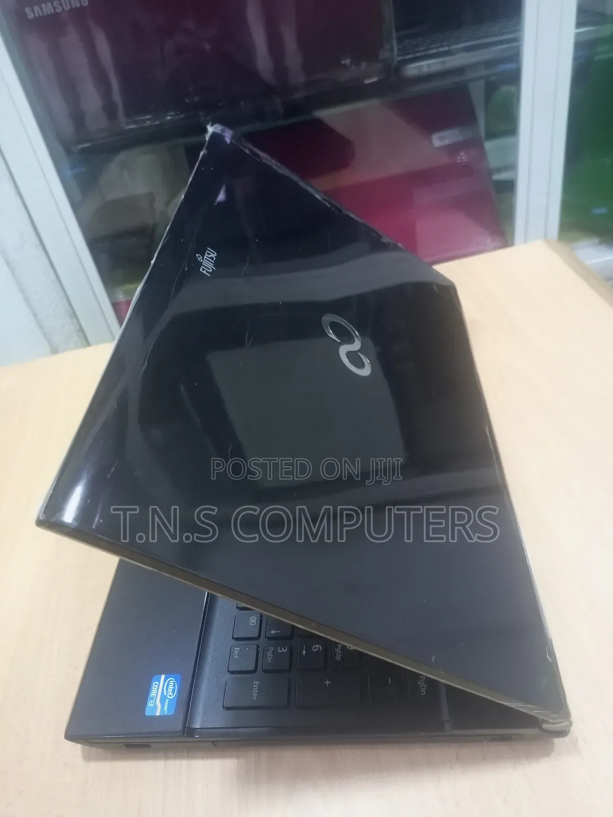 Laptop Fujitsu Lifebook AH56/G 6GB Intel Core i3 HDD 320GB