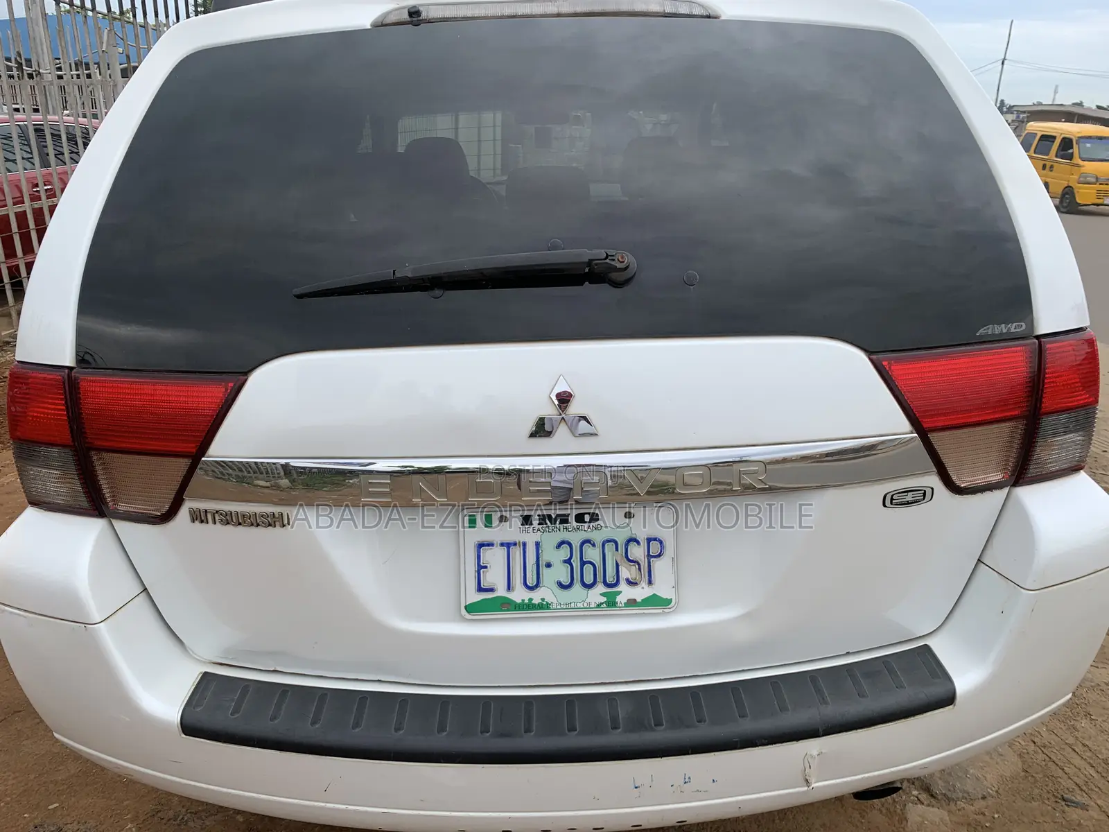 Mitsubishi Endeavor SE 2010 White