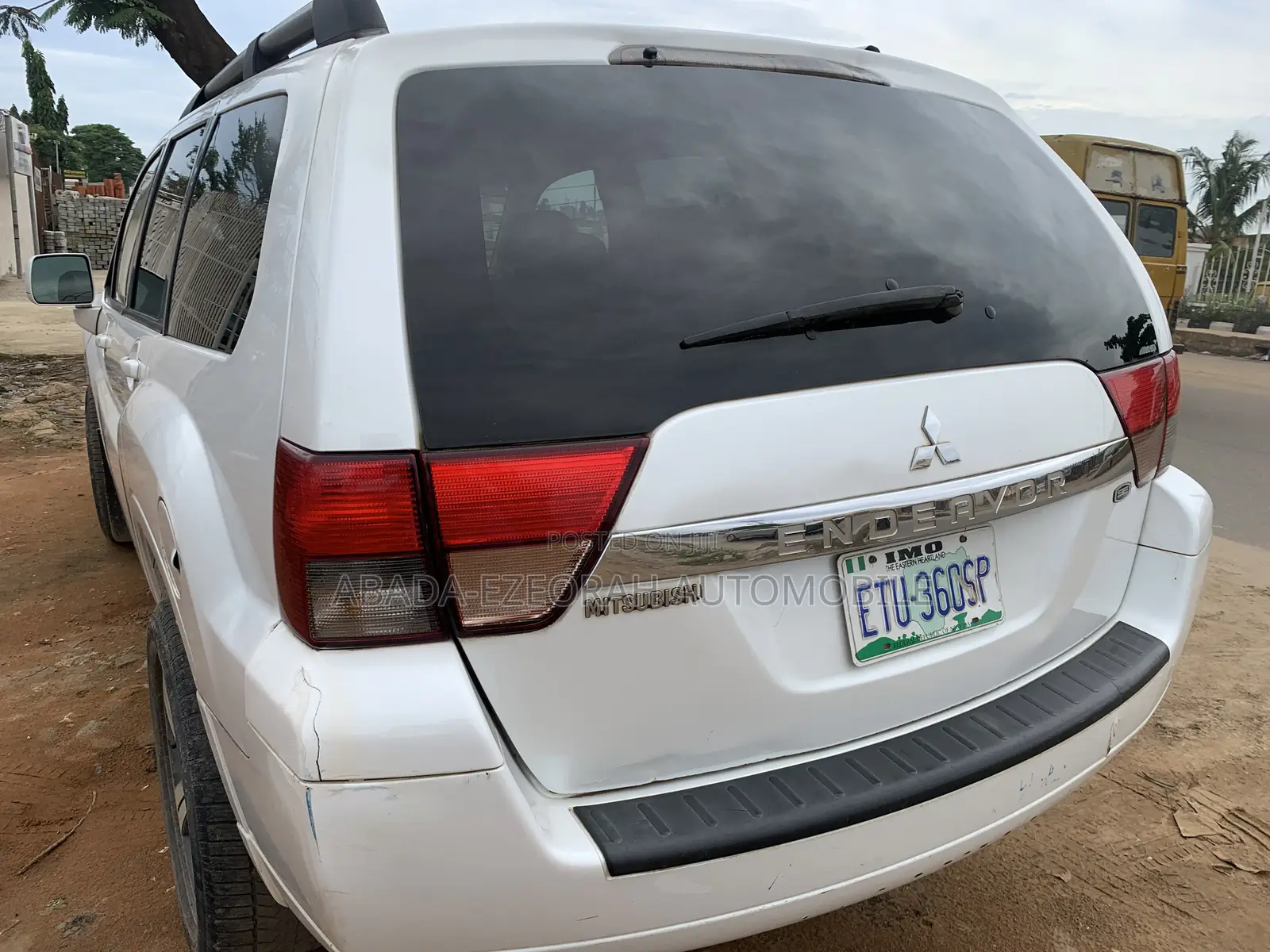 Mitsubishi Endeavor SE 2010 White