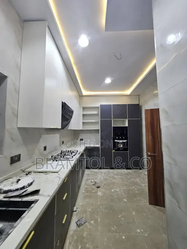 4bdrm Townhouse / Terrace in Guzape District for rent