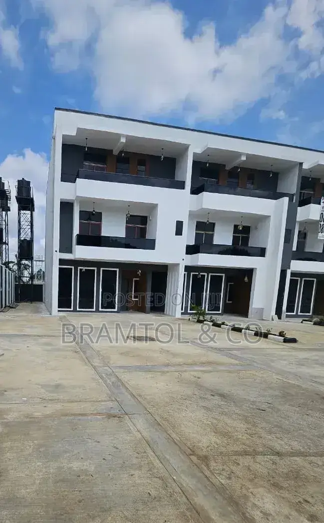 4bdrm Townhouse / Terrace in Guzape District for rent