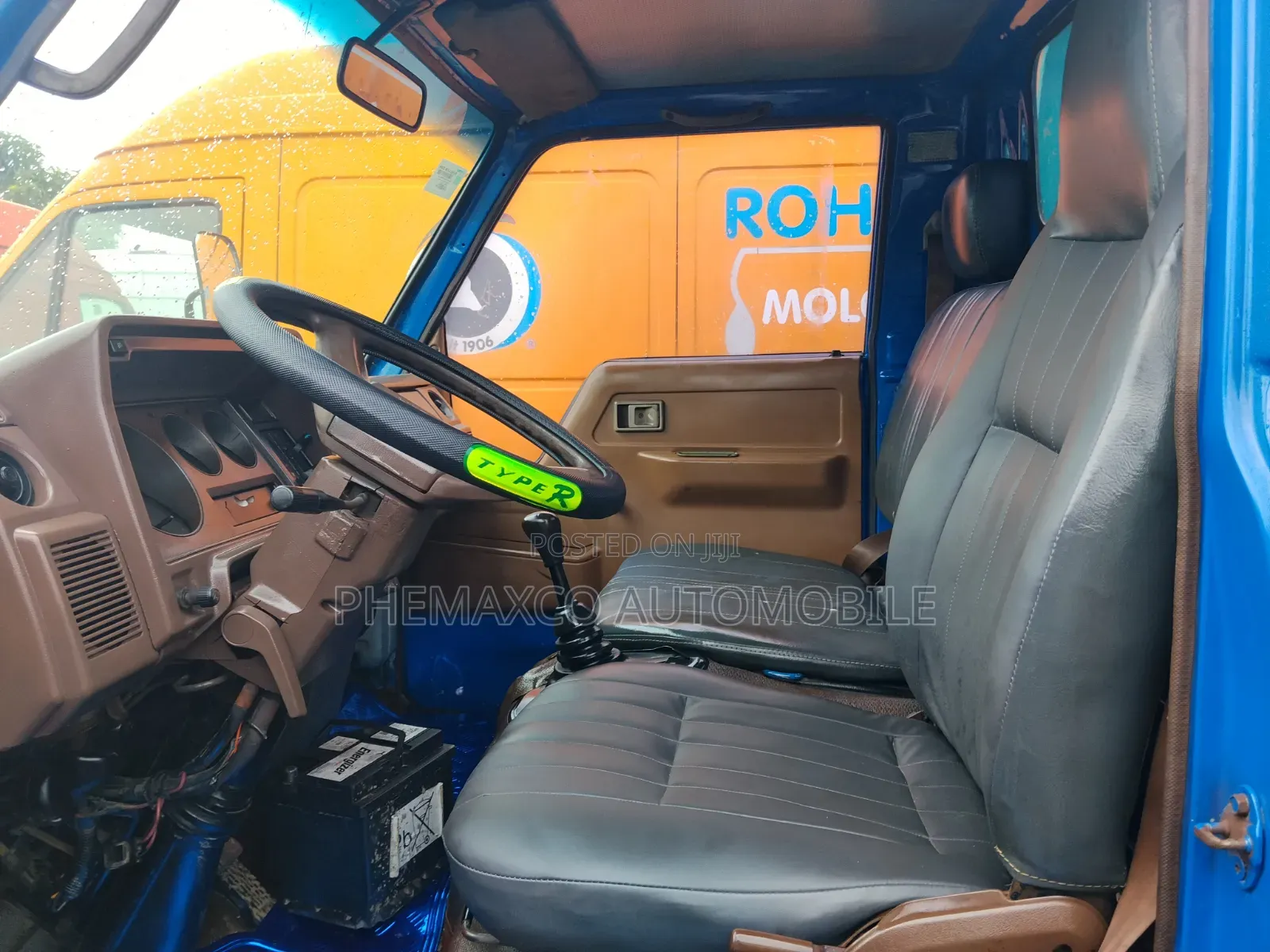 Toyota Dyna200 Blue Green Colour