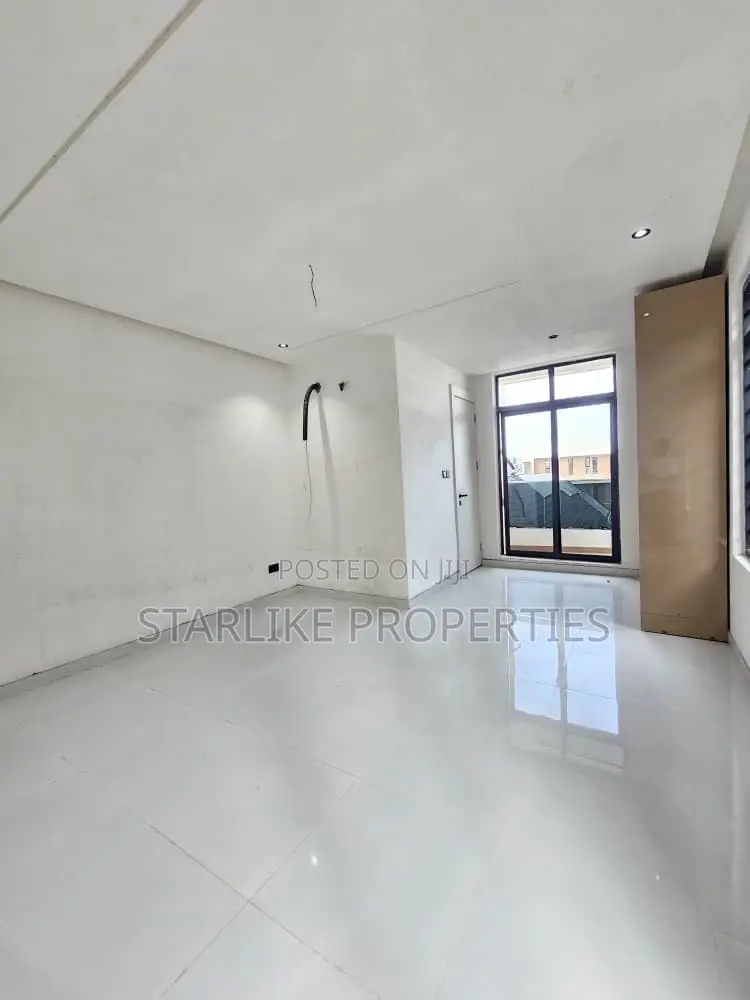 2bdrm Block of Flats in Ikate for sale