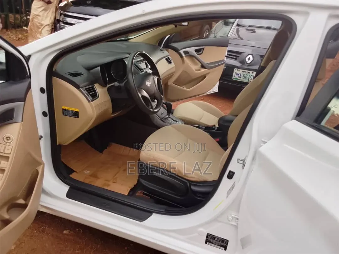 Hyundai Elantra 2013 White