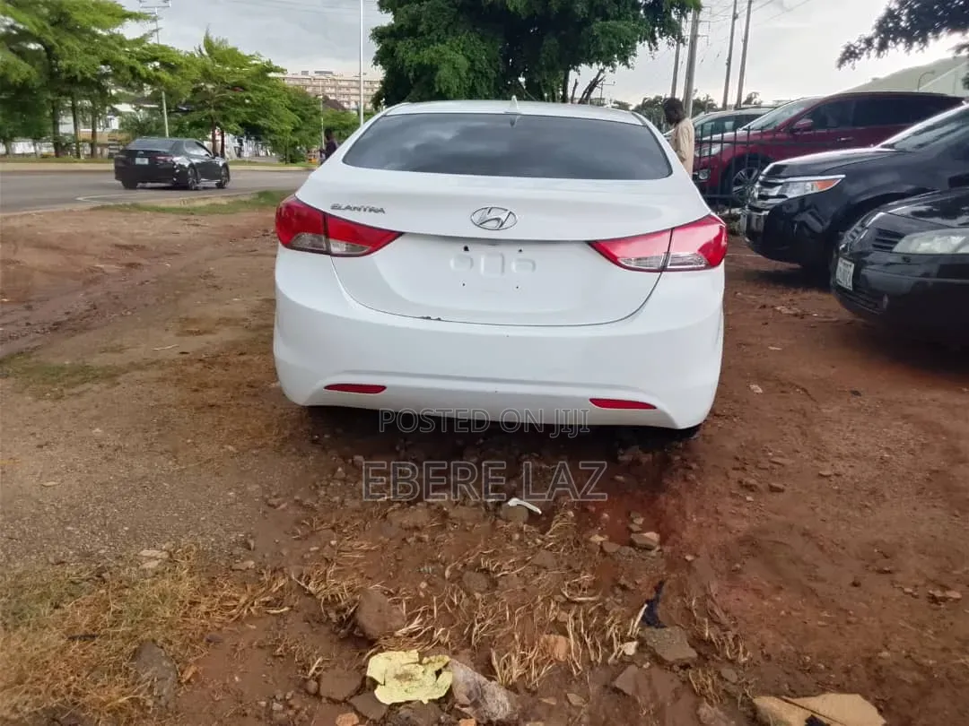 Hyundai Elantra 2013 White