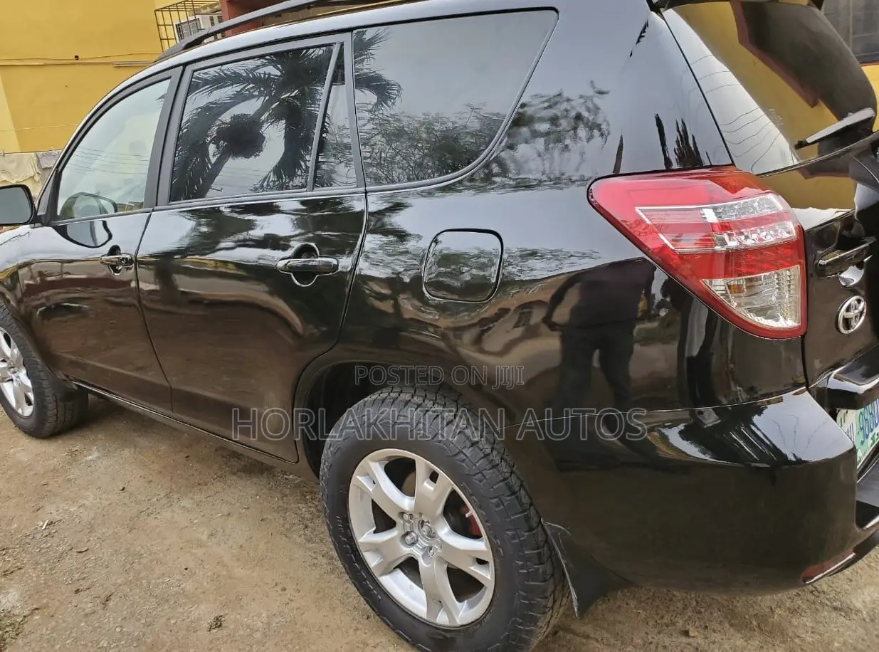 Toyota RAV4 2.5 2010 Black
