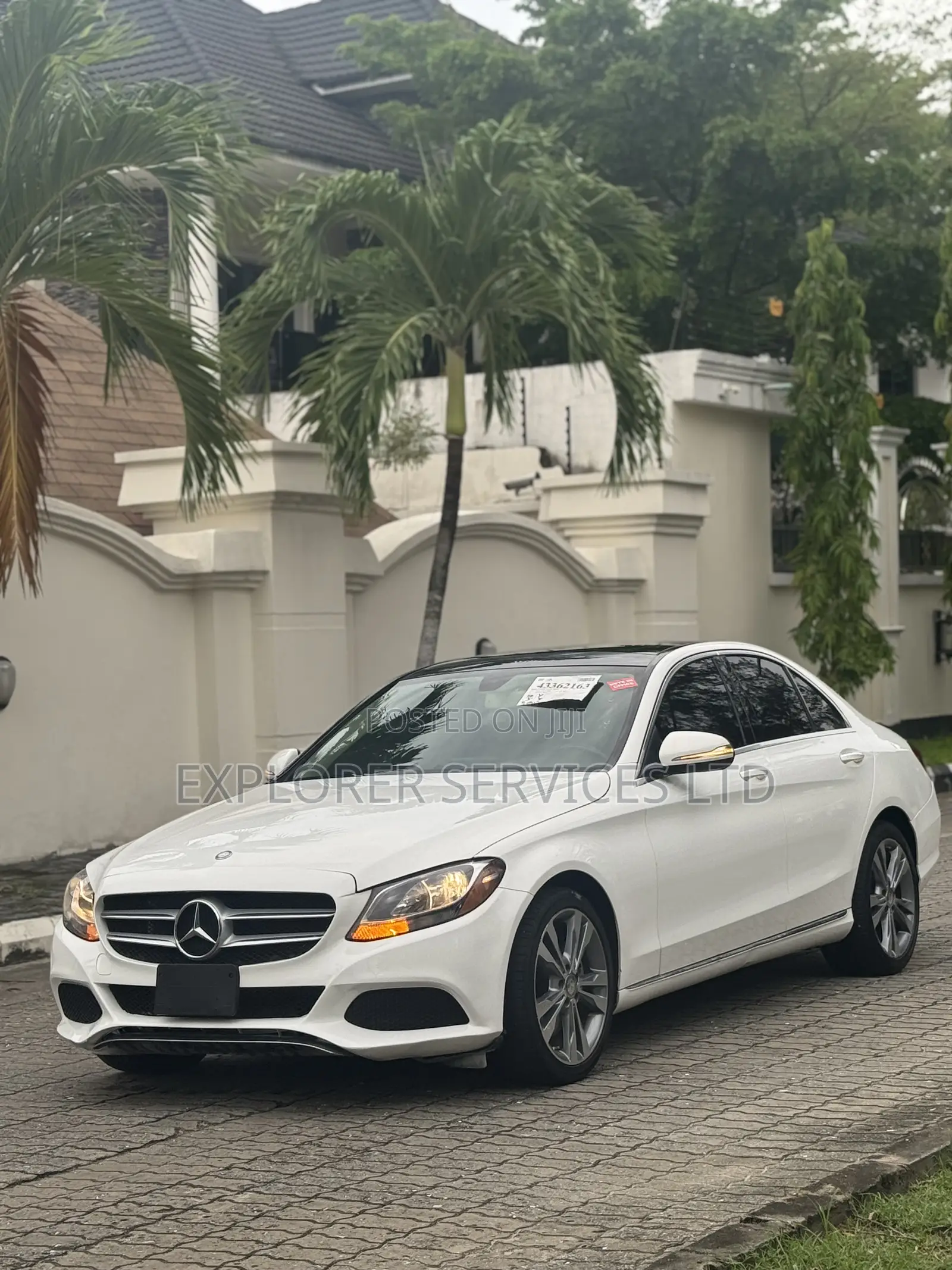 Mercedes-Benz C300 Luxury 4dr AWD 4Matic Sedan (2.0L 4cyl 7A) 2015