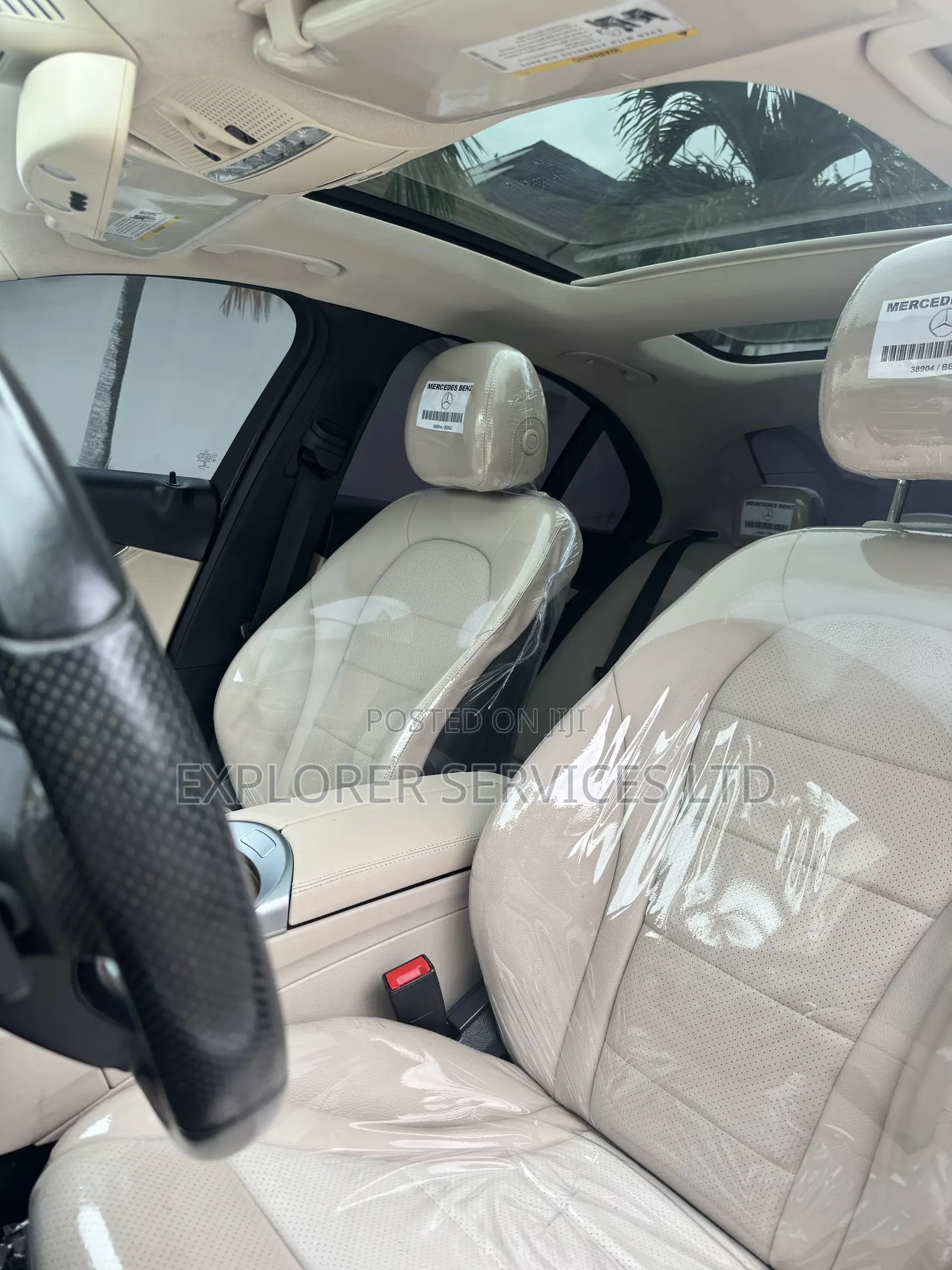 Mercedes-Benz C300 Luxury 4dr AWD 4Matic Sedan (2.0L 4cyl 7A) 2015