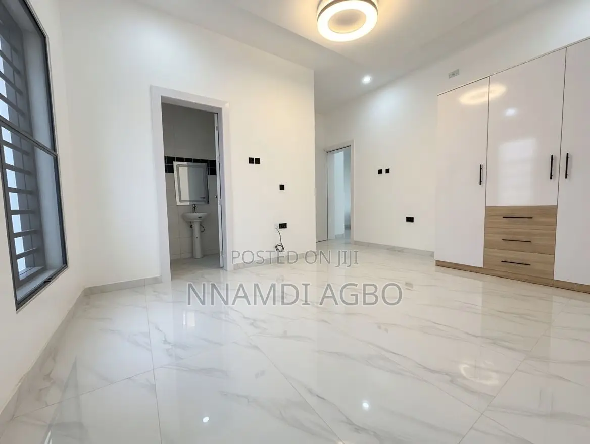 5bdrm Duplex in Ikeja GRA for sale