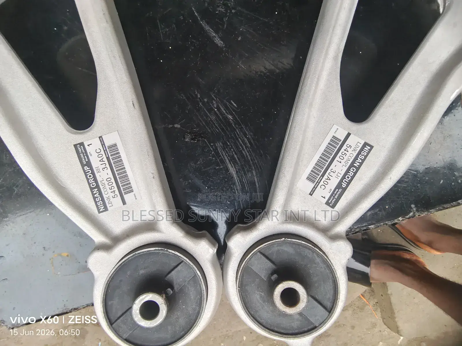 Lower Arm Nissan Pathfinder 015