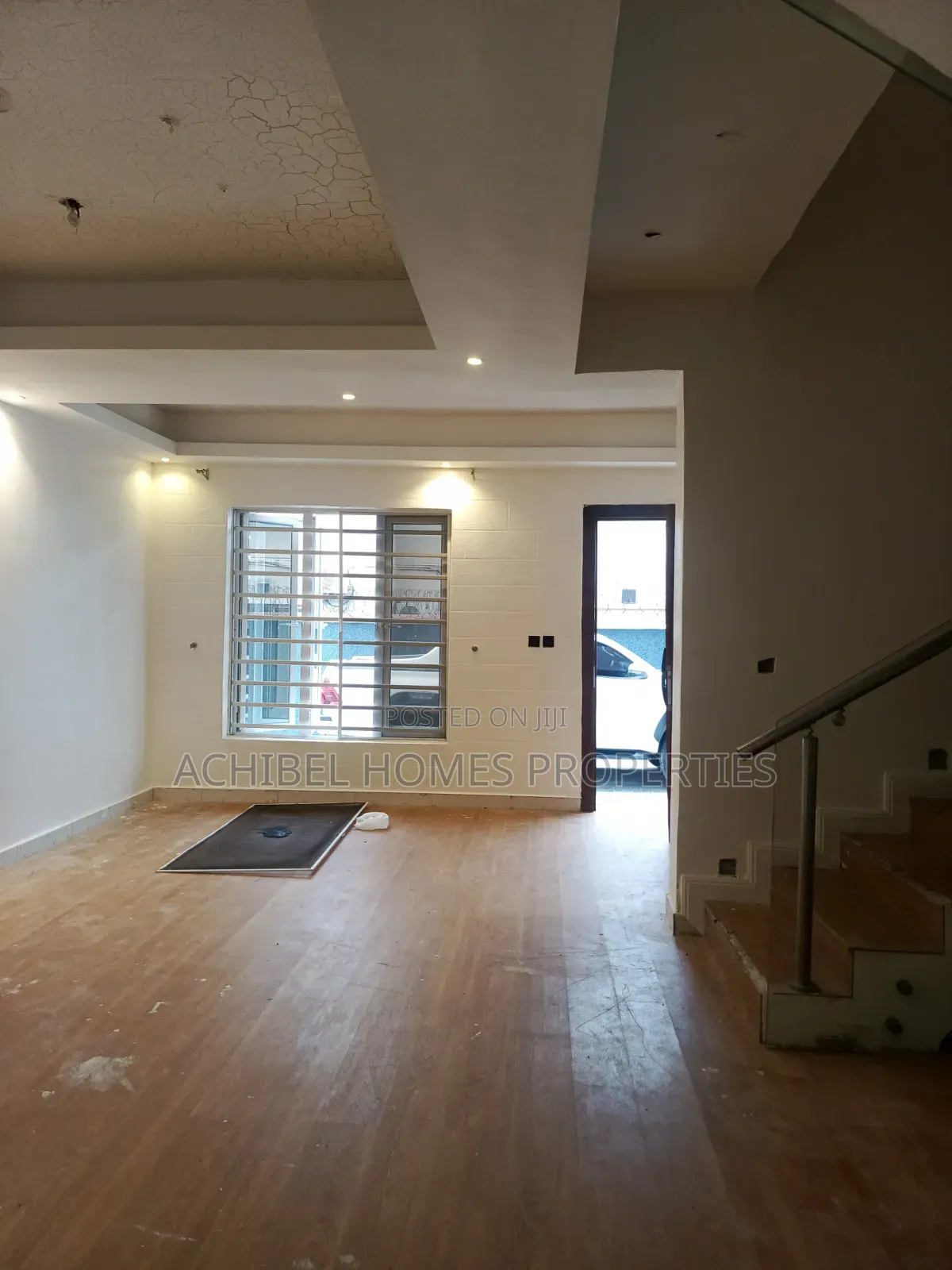 4bdrm Duplex in Off Admiralty Way, Lekki Phase 1 for rent