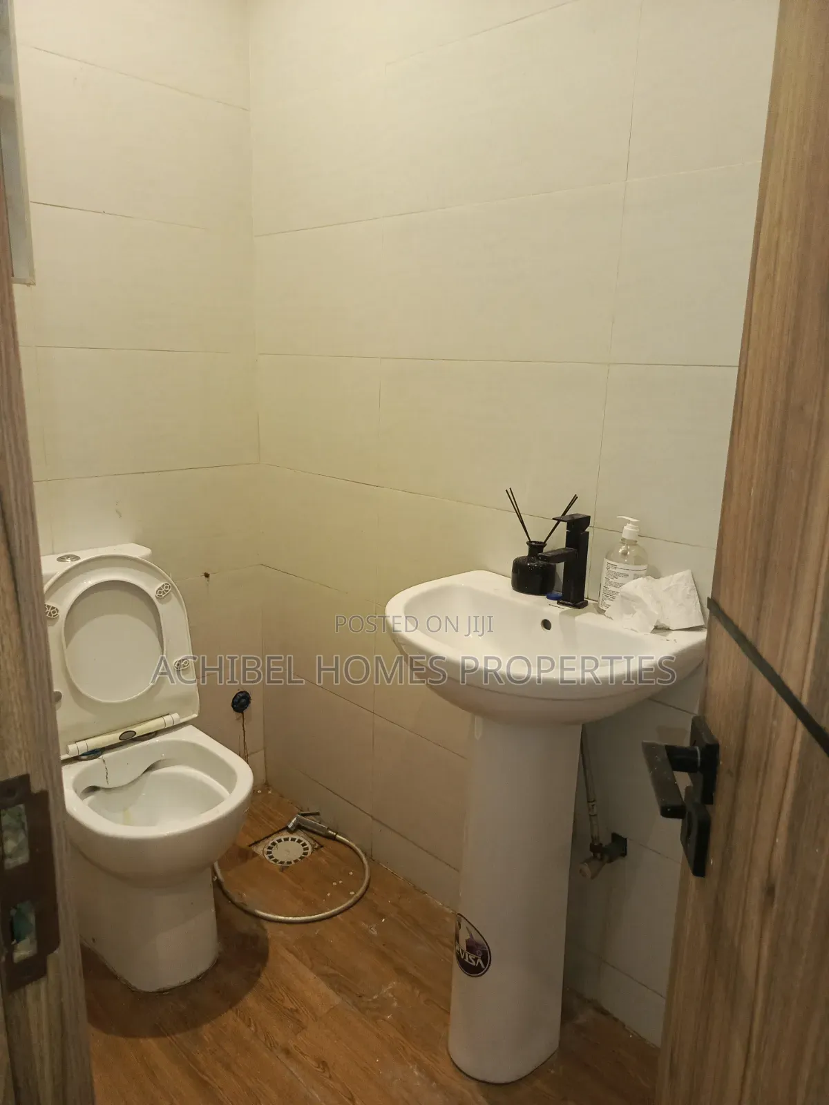 4bdrm Duplex in Off Admiralty Way, Lekki Phase 1 for rent