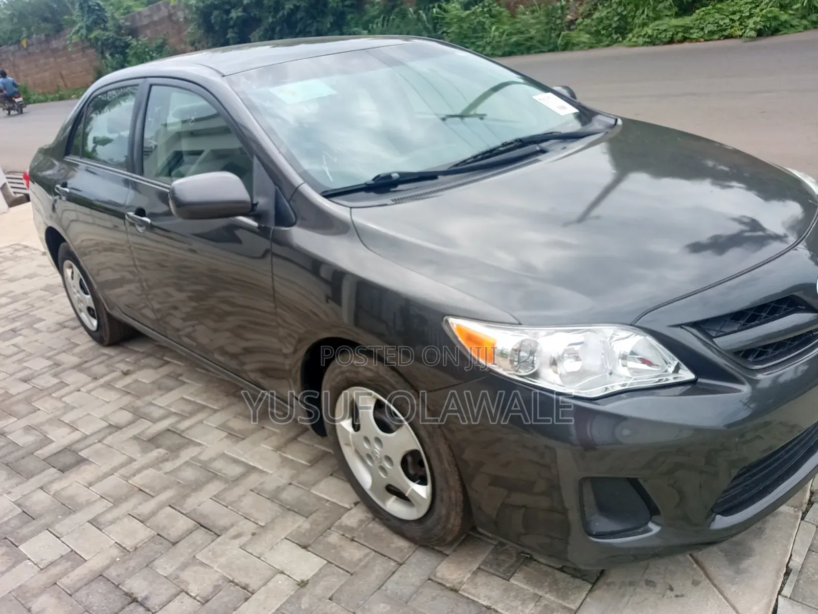 Toyota Corolla LE 4dr Sedan (1.8L 4cyl 4A) 2011 Gray