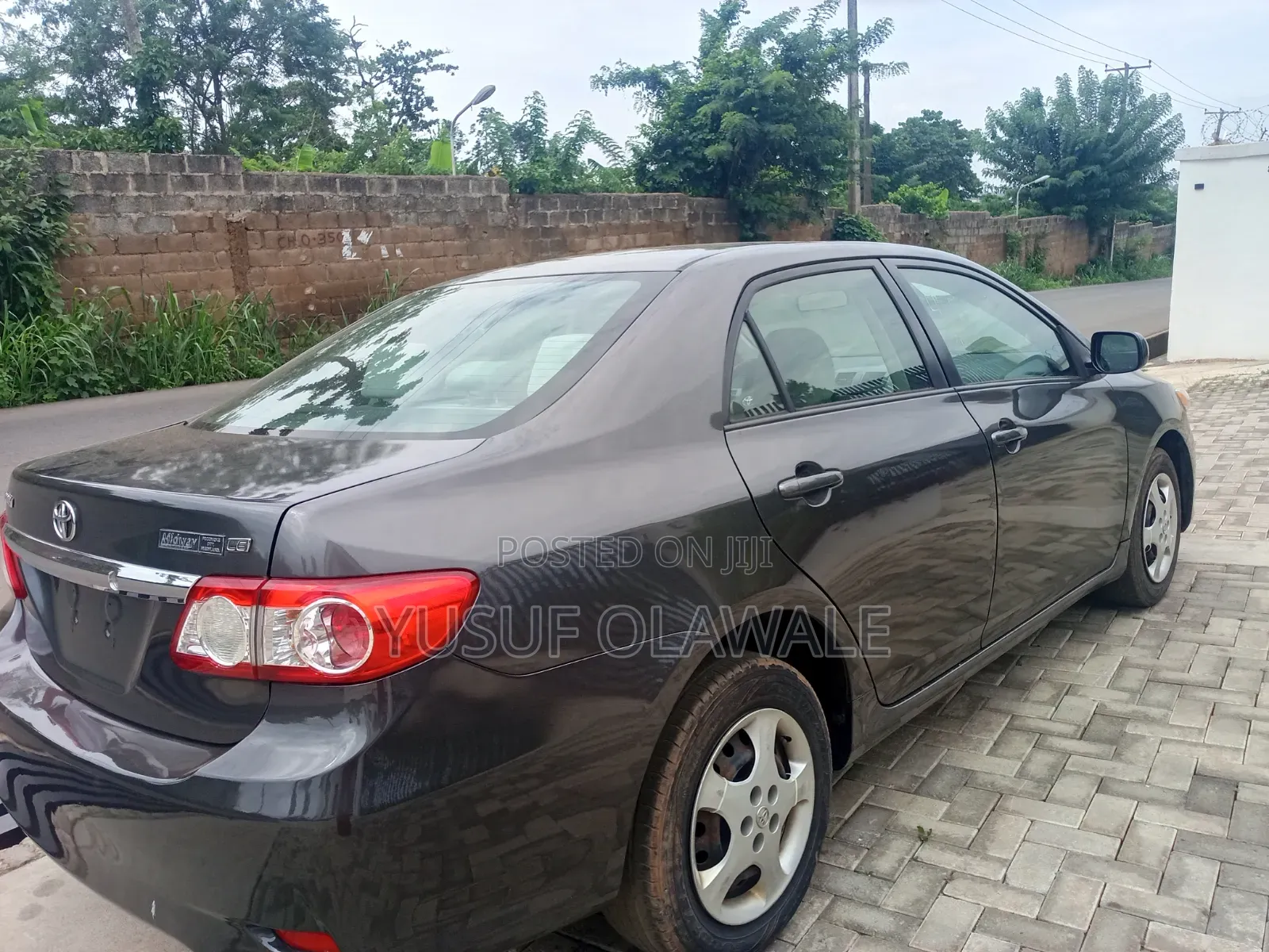 Toyota Corolla LE 4dr Sedan (1.8L 4cyl 4A) 2011 Gray