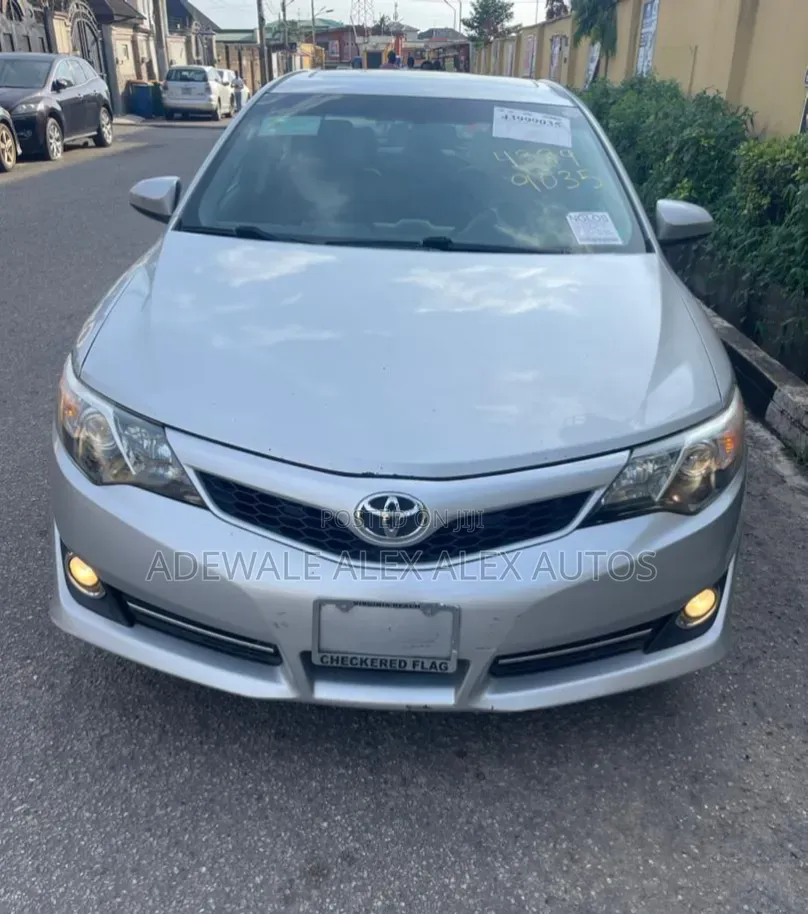 Toyota Camry 2012 Silver