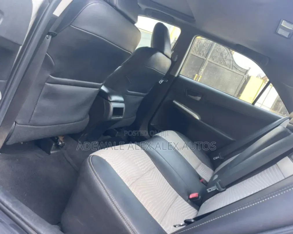 Toyota Camry 2012 Silver