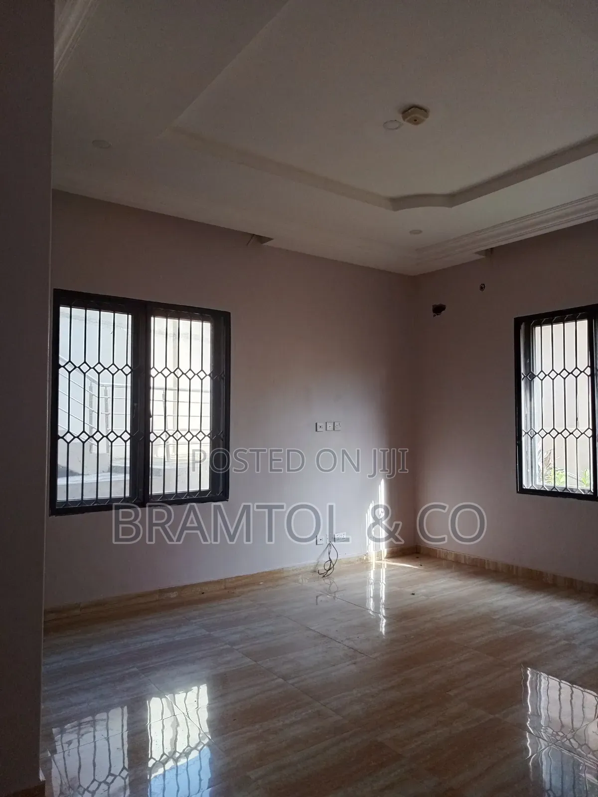 3bdrm Block of Flats in Wuye for rent