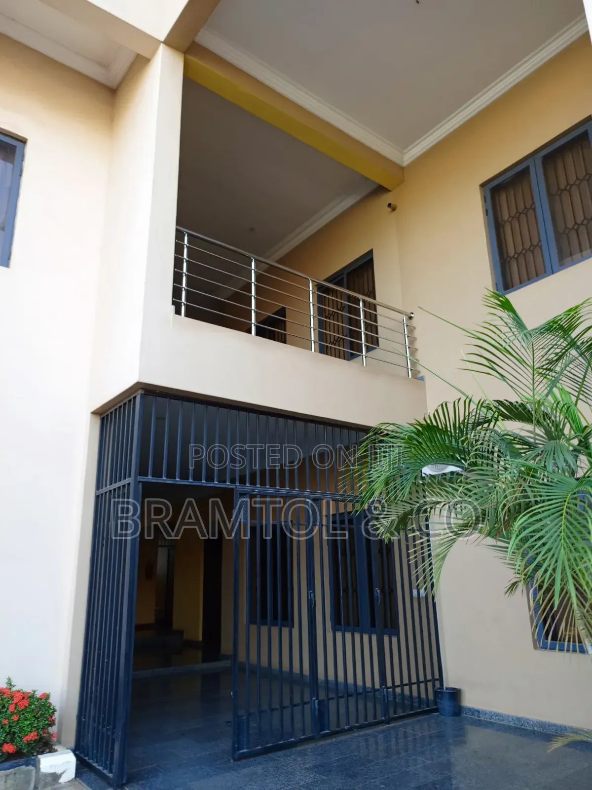 3bdrm Block of Flats in Wuye for rent