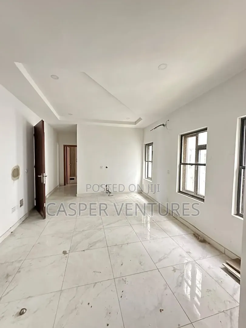 1bdrm Room & Parlour in Freedom, Lekki Phase 1 for sale