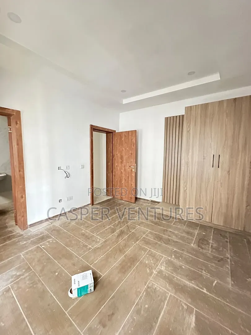 1bdrm Room & Parlour in Freedom, Lekki Phase 1 for sale