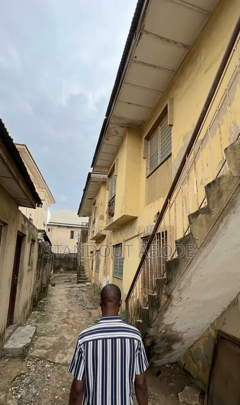 3bdrm Block of Flats in Good Location, Unity Estate for sale