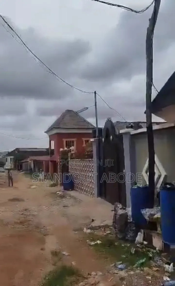3bdrm Duplex in Platinum Estate Ipaja Ipaja for sale